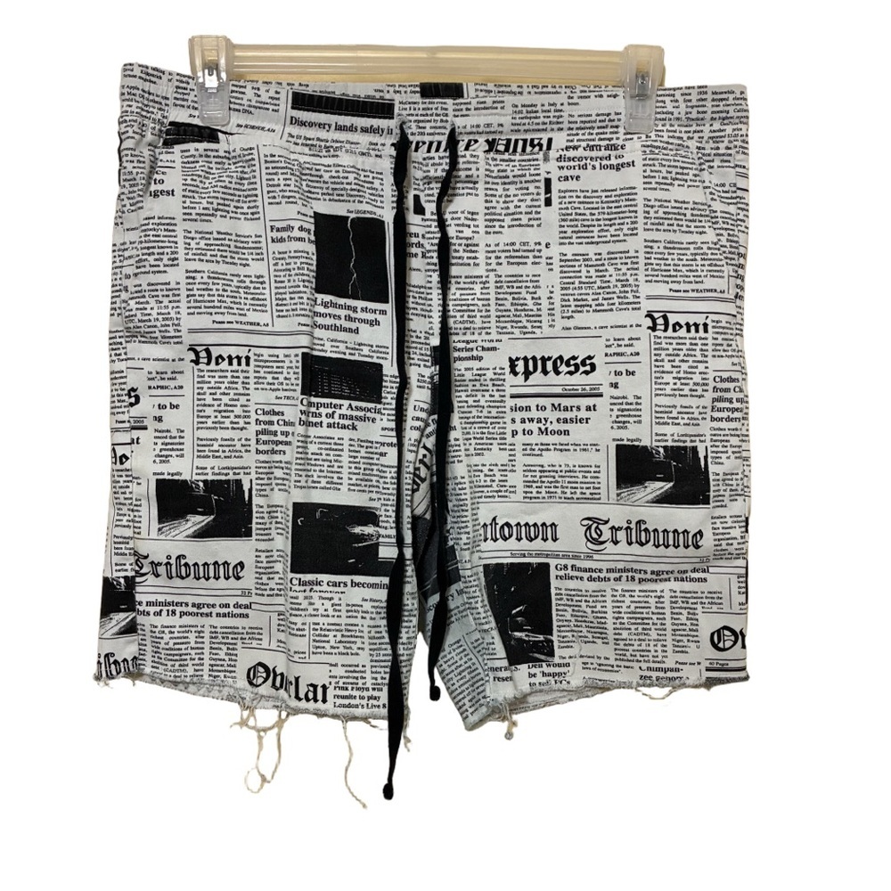 Elwood Newspaper Shorts Men’s XXL White Black Drawstring Pull On Casual